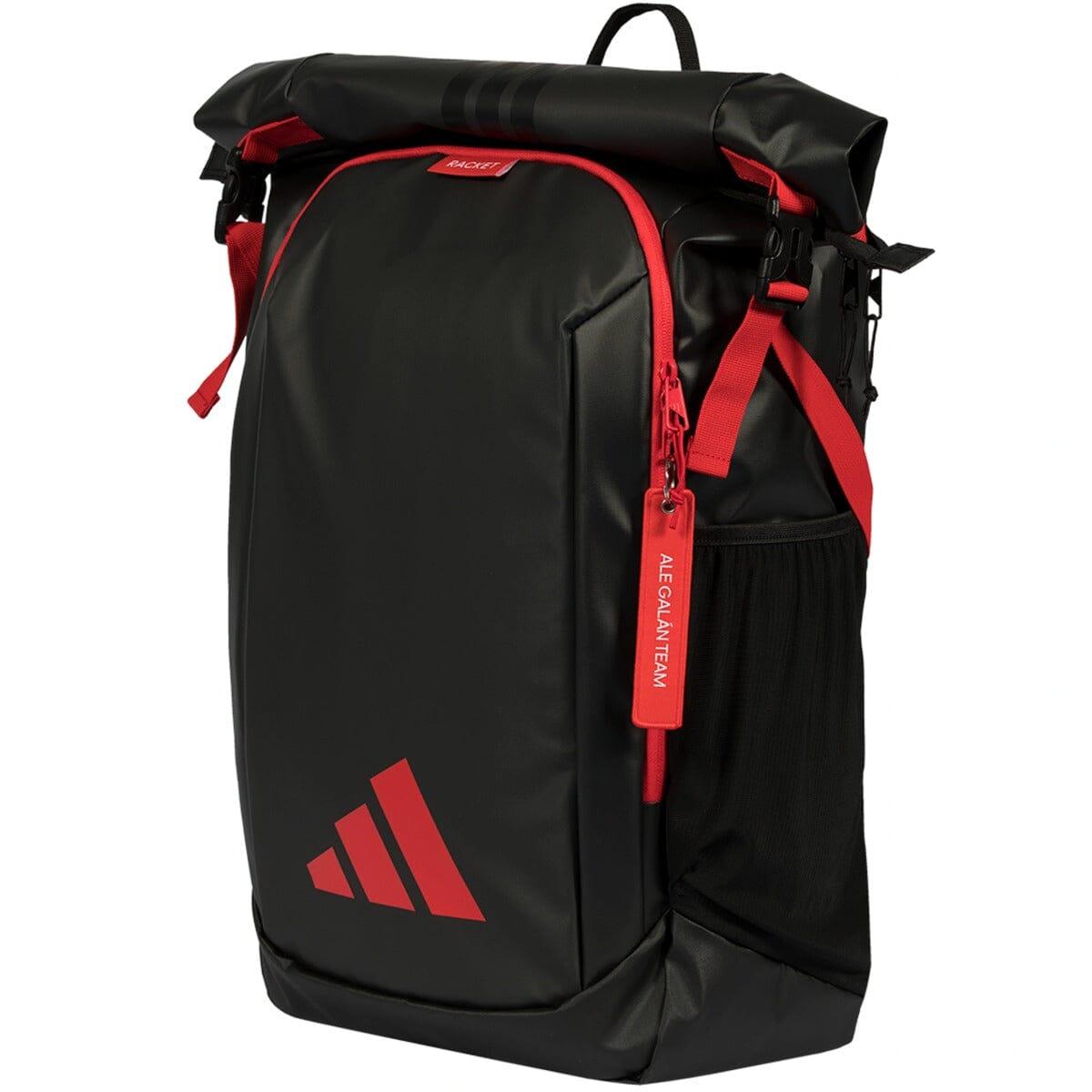 Svart och röd Adidas Multigame Backpack 2026 sedd framifrån