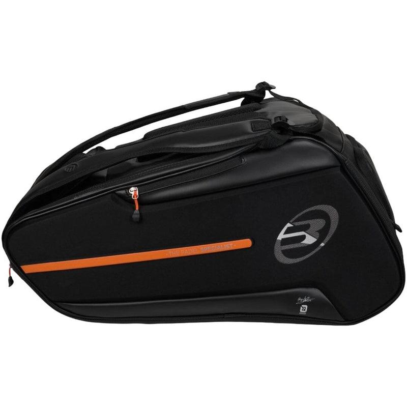 Svart Bullpadel Hack Bag BPP26012 padelväska sedd från sidan